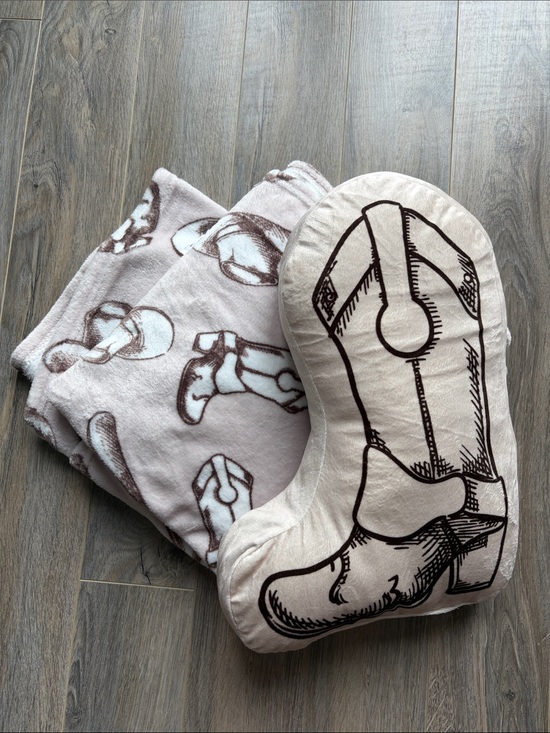 Other - Western Boot Print Cushion and Matching Throw Set - Cream and Brown